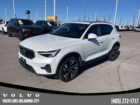 Certified 2023 Volvo XC40 B5 Plus w/ Climate Package image 1