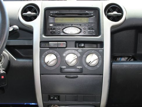 Used 2005 Scion xB image 21