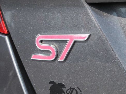 Used 2016 Ford Fiesta ST FWD image 4