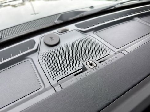 Used 2025 Ford Bronco Outer Banks w/ Sasquatch Package AWD/4WD image 32