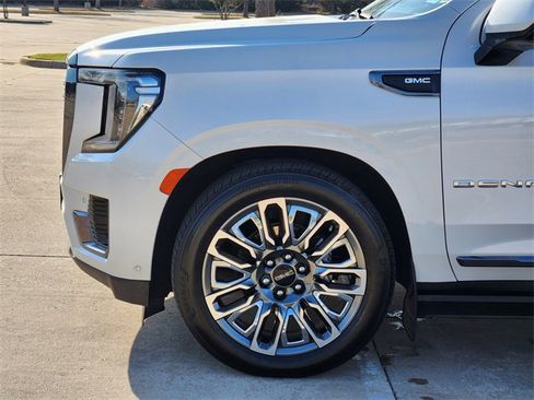 Used 2024 GMC Yukon Denali Ultimate w/ LPO, Floor Liner Package image 8