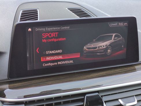 Used 2019 BMW 530e w/ Convenience Package image 24