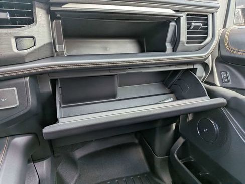 Used 2024 Ford Expedition Max Platinum AWD/4WD image 28