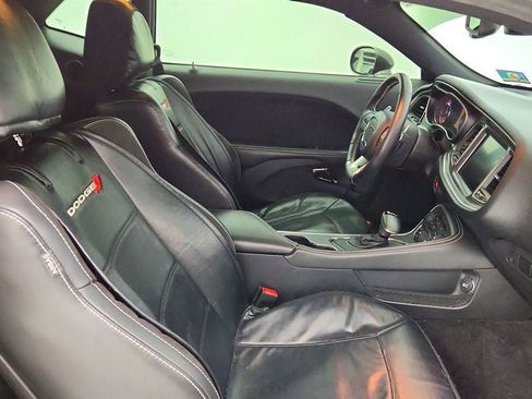 Used 2016 Dodge Challenger SRT Hellcat RWD image 23