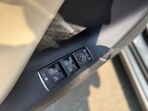 Used 2013 Tesla Model S RWD image 10