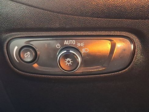 Used 2022 Chevrolet Equinox RS image 25