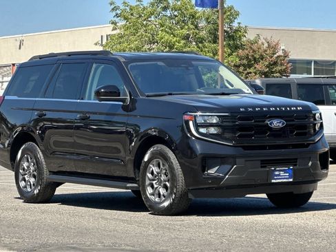 Certified 2025 Ford Expedition Active RWD image 10