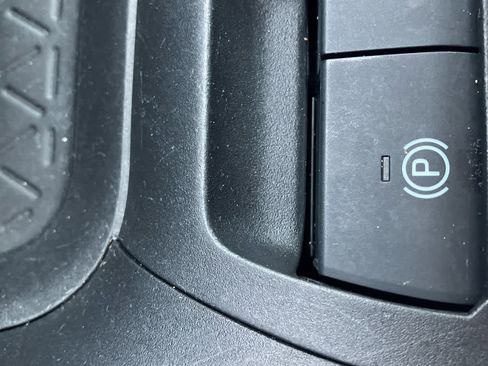 Used 2021 Toyota RAV4 XLE Premium image 26