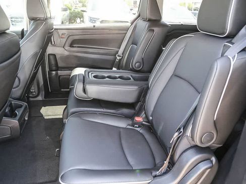 New 2026 Honda Odyssey Touring image 18