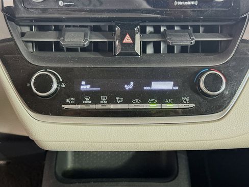 Used 2022 Toyota Corolla L image 22