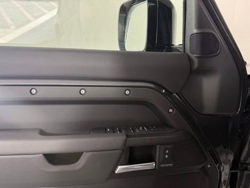 New 2025 Land Rover Defender 110 X image 25