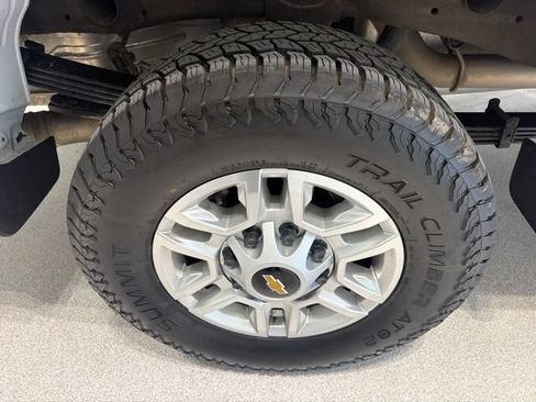 Used 2025 Chevrolet Silverado 2500 LT w/ Safety Package AWD/4WD image 8
