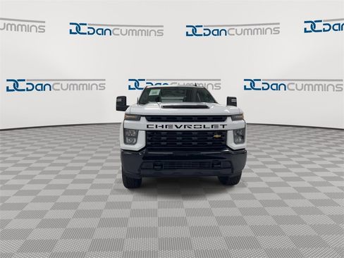 Used 2021 Chevrolet Silverado 2500 Custom w/ Custom Value Package image 3
