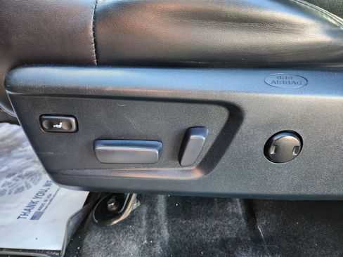 Used 2017 Toyota Tundra Platinum image 17