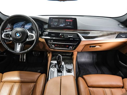 Used 2019 BMW 540i w/ M Sport Package image 19