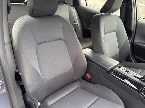 Used 2025 Toyota Prius LE image 25