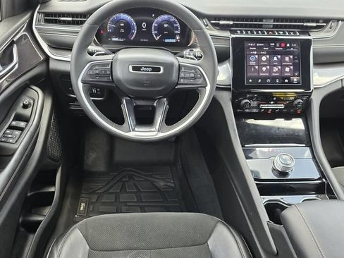 Used 2023 Jeep Grand Cherokee L Laredo AWD/4WD image 11