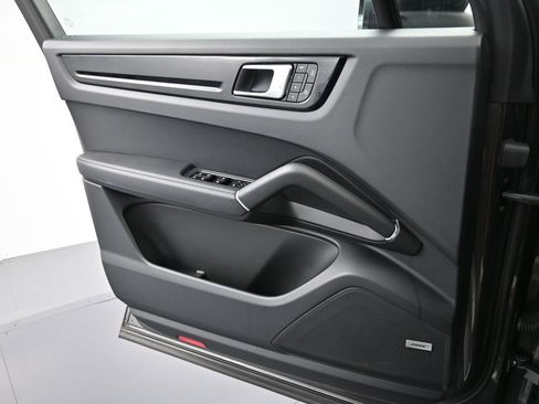 Used 2019 Porsche Cayenne image 21