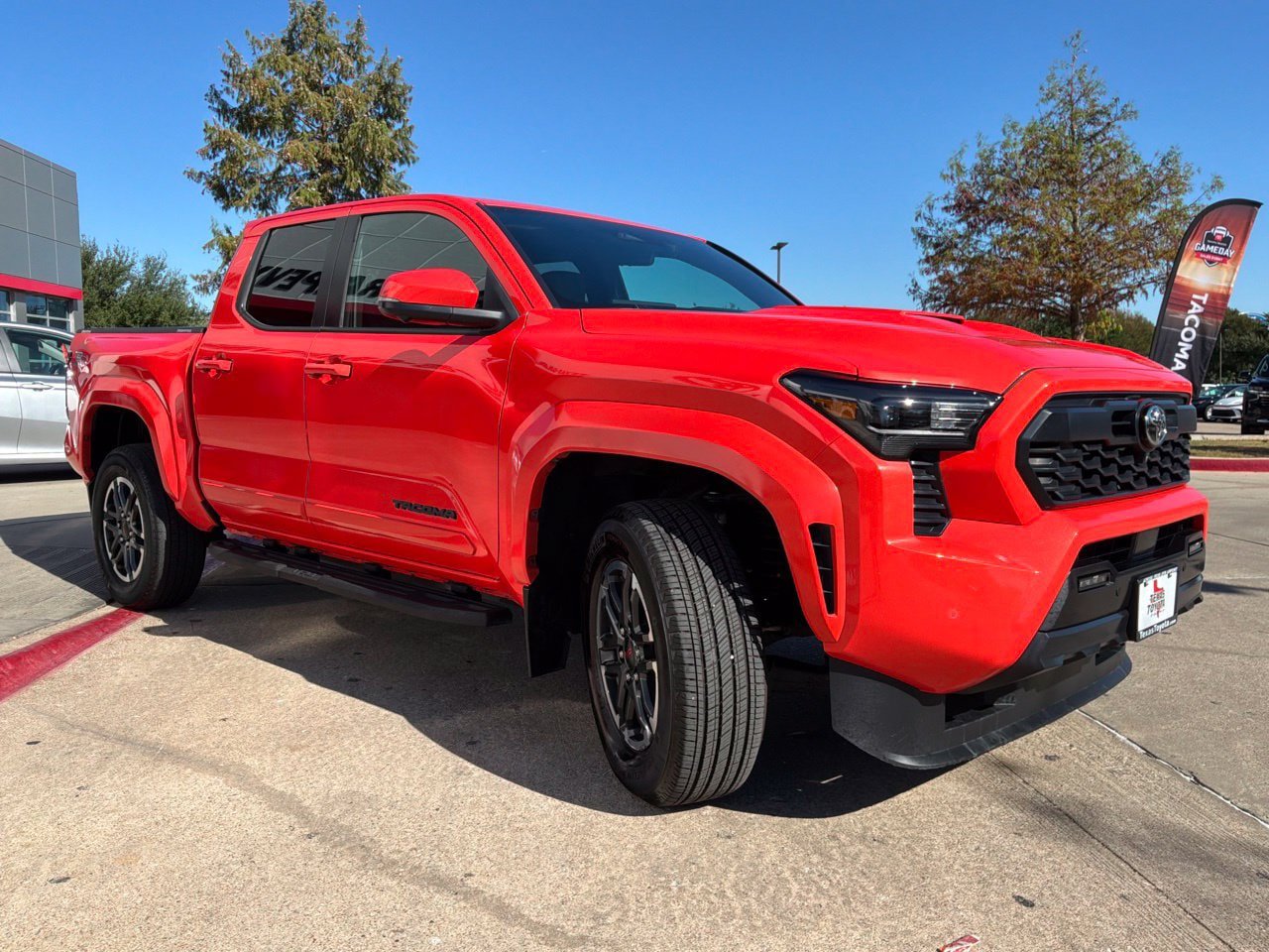 Used 2024 Toyota Tacoma TRD Sport w/ TRD Sport Premium Package AWD/4WD image 4