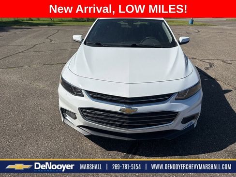 Used 2017 Chevrolet Malibu LT FWD image 8