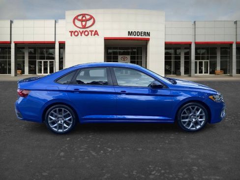 Used 2024 Volkswagen Jetta Sport FWD image 4