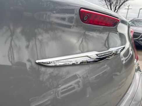 Used 2019 Chrysler 300 S image 40