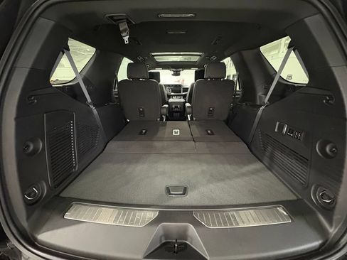 Used 2024 GMC Yukon Denali w/ Advanced Technology Package AWD/4WD image 53