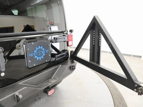 Used 2012 Jeep Wrangler Sahara w/ Dual Top Group image 30