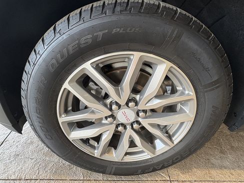 Used 2018 GMC Acadia SLE image 10