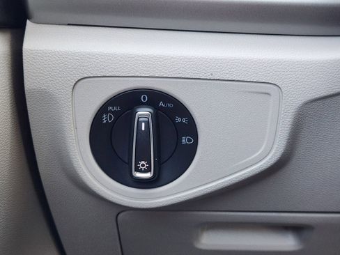 Used 2019 Volkswagen Atlas SE w/ Towing Package image 25