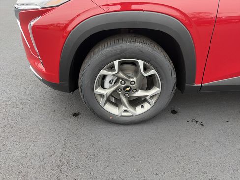 New 2026 Chevrolet Trax LT image 9