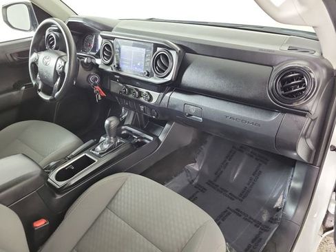 Used 2022 Toyota Tacoma SR image 11
