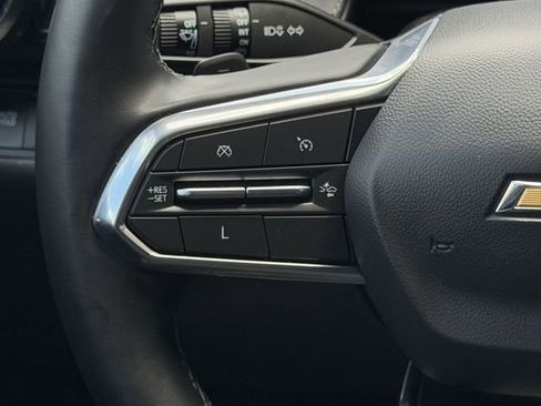 Used 2025 Chevrolet Equinox LT w/ Safety and Technology Package FWD image 11