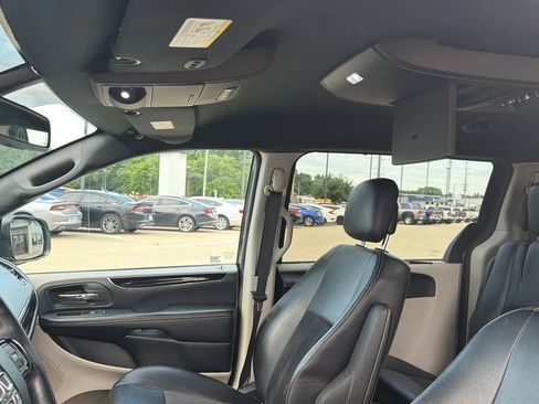 Used 2019 Dodge Grand Caravan SXT w/ Driver Convenience Group FWD image 57