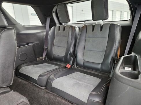 Used 2015 Ford Explorer XLT w/ Equipment Group 202B image 15