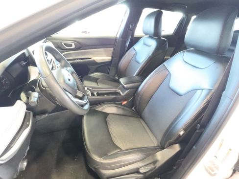 Used 2024 Jeep Compass Latitude AWD/4WD image 14