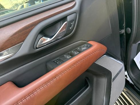 Used 2023 GMC Yukon Denali Ultimate image 14