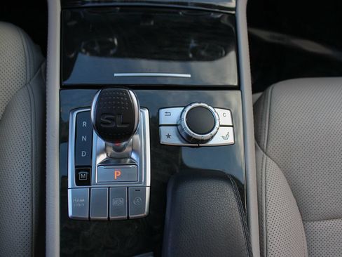 Used 2018 Mercedes-Benz SL 550 image 32