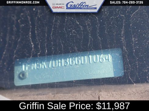 Used 2016 Ford Explorer XLT w/ Equipment Group 202A FWD image 17