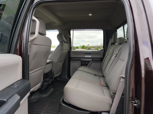 Used 2018 Ford F150 XLT w/ Equipment Group 302A Luxury AWD/4WD image 18