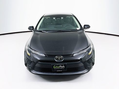 Used 2024 Toyota Corolla LE image 2