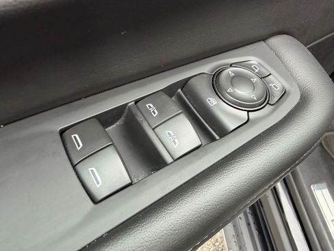 Used 2025 Chevrolet Tahoe LT RWD image 13