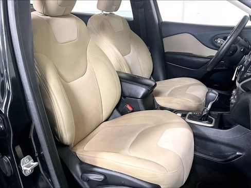 Used 2015 Jeep Cherokee Sport image 7