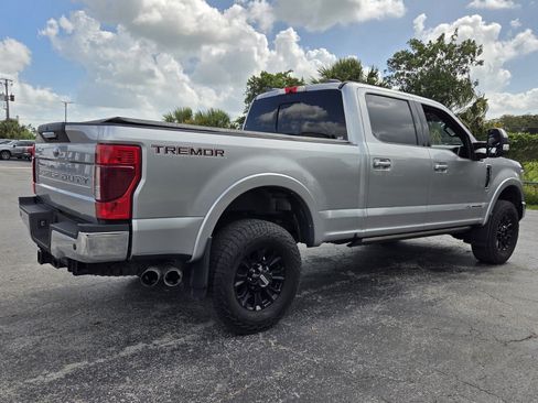 Used 2022 Ford F350 Lariat w/ Tremor Off-Road Package AWD/4WD image 4