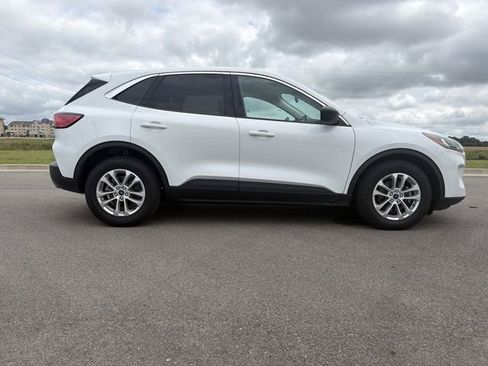Used 2022 Ford Escape SE FWD image 6