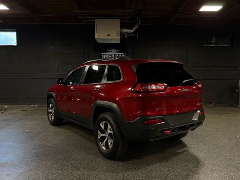 Used 2016 Jeep Cherokee Trailhawk w/ Leather Interior Group AWD/4WD image 3