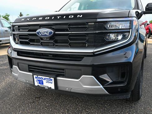 Used 2025 Ford Expedition Max Platinum AWD/4WD image 11