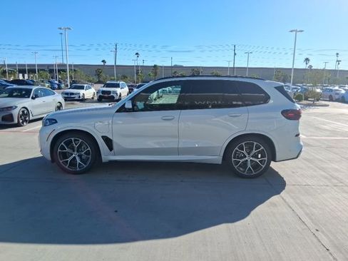 New 2026 BMW X5 xDrive50e w/ M Sport Package AWD/4WD image 3