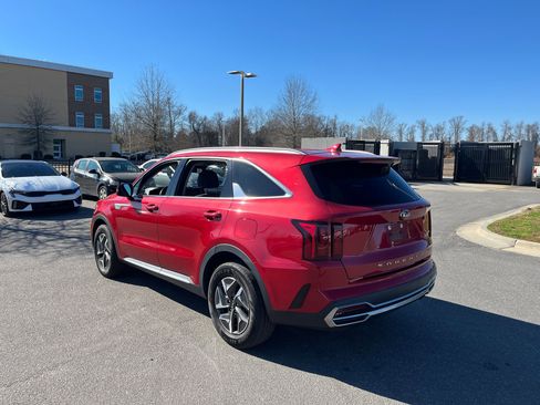 Used 2021 Kia Sorento S image 7