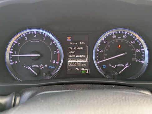 Used 2019 Toyota Highlander XLE FWD image 25